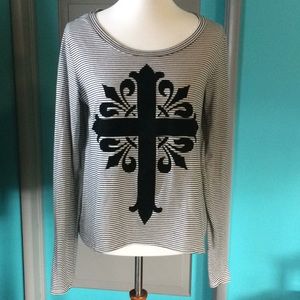 ❤️ Black and white Vanity long sleeve top. 🎥